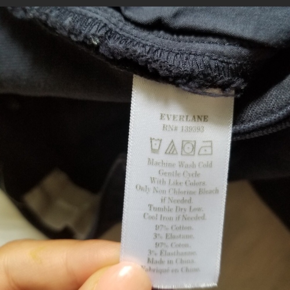 SOLD Everlane Wide Leg Crop Pant in Navy - Picture 7 of 8